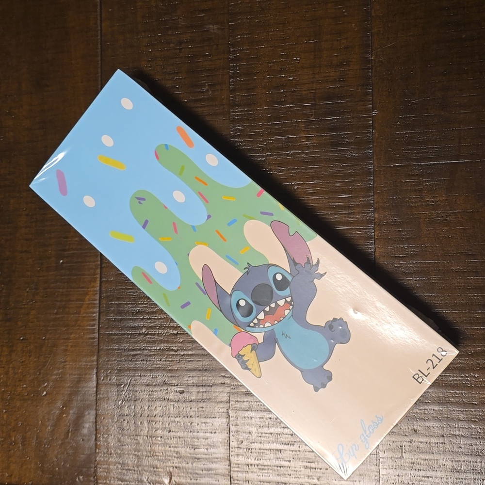 Stitch lip gloss set